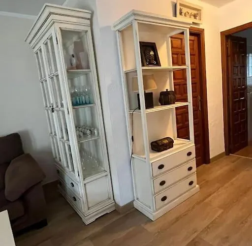 Acogedor En شقة دينايا